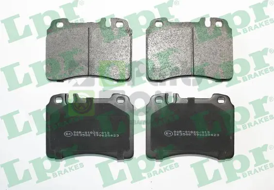 Тормозные колодки LPR передние для Mercedes-Benz W124, A124 1989-1993. Артикул 05P423