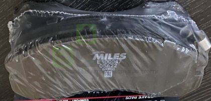 Тормозные колодки Miles Semi-Metallic передние для Mitsubishi L200 II 1995-1996. Артикул E100047