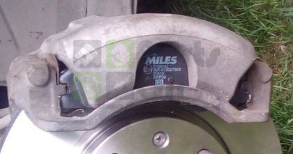 Тормозные колодки Miles Semi-Metallic передние для Kia Cerato I 2004-2009. Артикул E100142