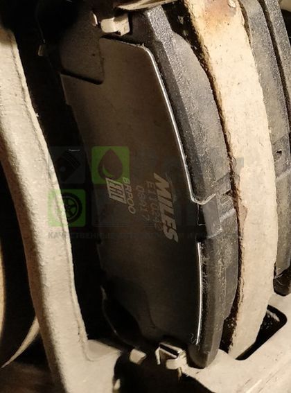 Тормозные колодки Miles Semi-Metallic задние для Mitsubishi Sigma 1990-1994. Артикул E110242