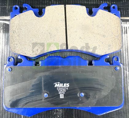 Тормозные колодки Miles Керамика передние для Land Rover Range Rover Sport II 2013-2024. Артикул E500274