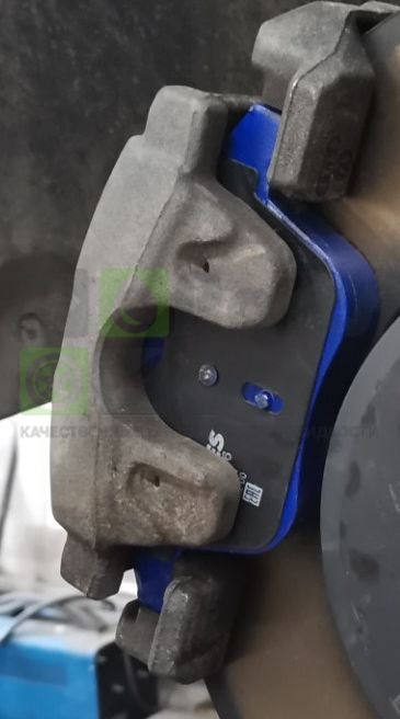 Тормозные колодки Miles Керамика передние для Audi A4 allroad IV B8 2009-2016. Артикул E500276